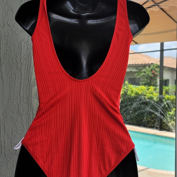 NO BOUNDARIES Juniors' Lace Up One Piece Swimsuit Red with White Laces Size 7-9. - Picture 6 of 6